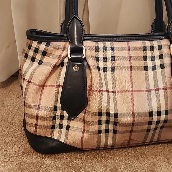 Burberry Classic Satchel Bag - Picture 4 of 16